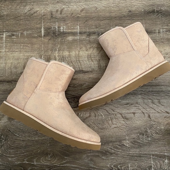 UGG Shoes - NWT Pink Sparkly Uggs Women’s 8